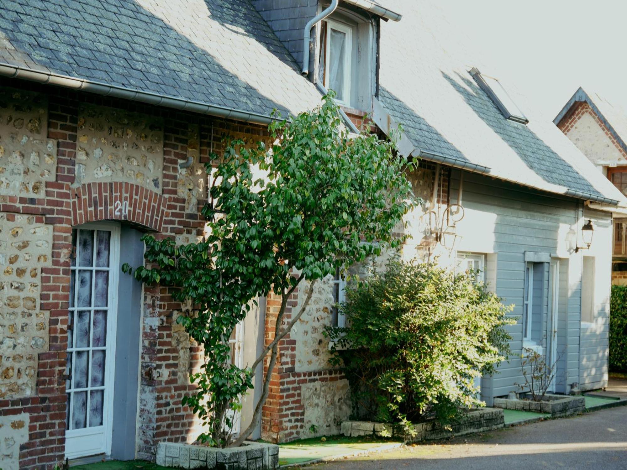 Logis Le Clos Deauville Saint Gatien Εξωτερικό φωτογραφία